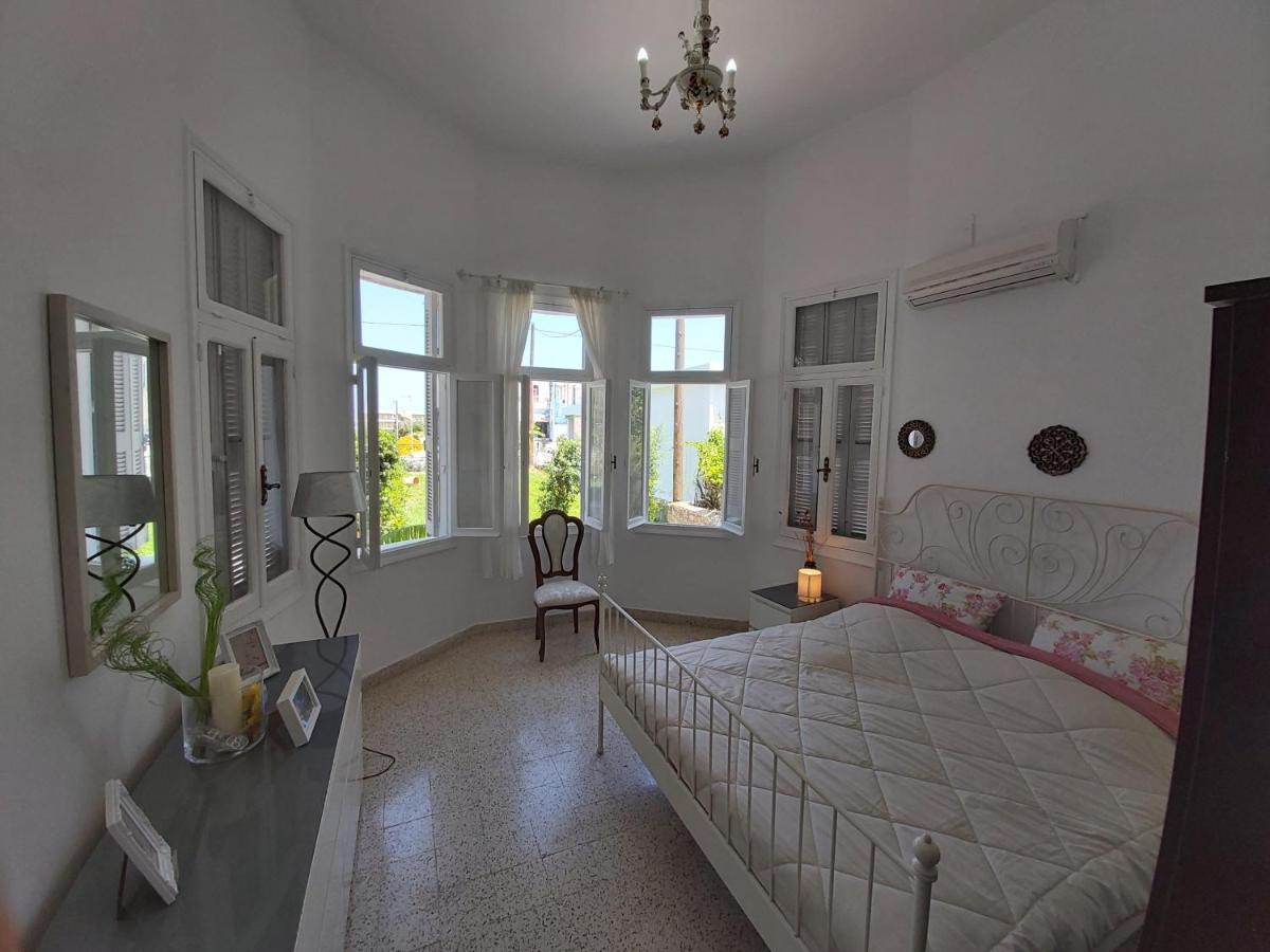 Tower Traditional Pool Villa Кремасті Екстер'єр фото