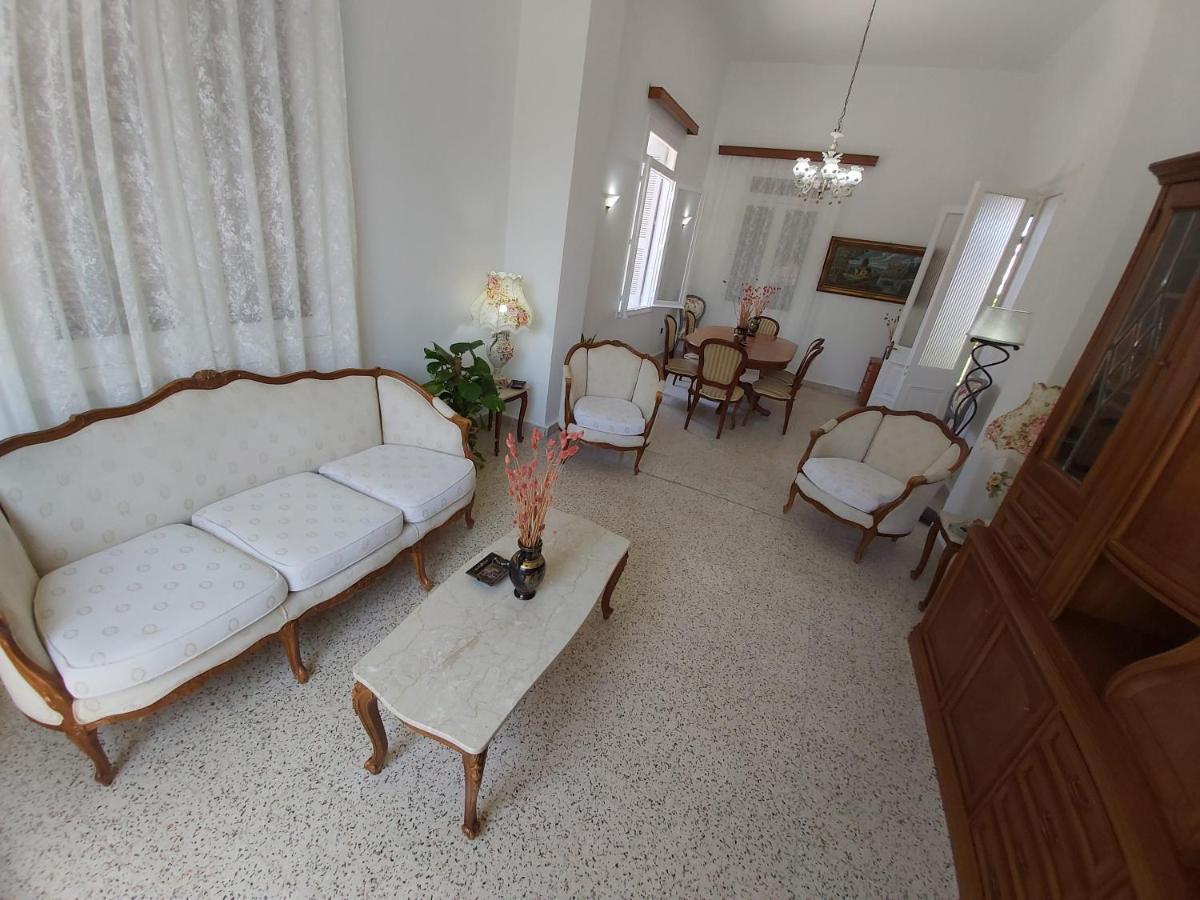 Tower Traditional Pool Villa Кремасті Екстер'єр фото