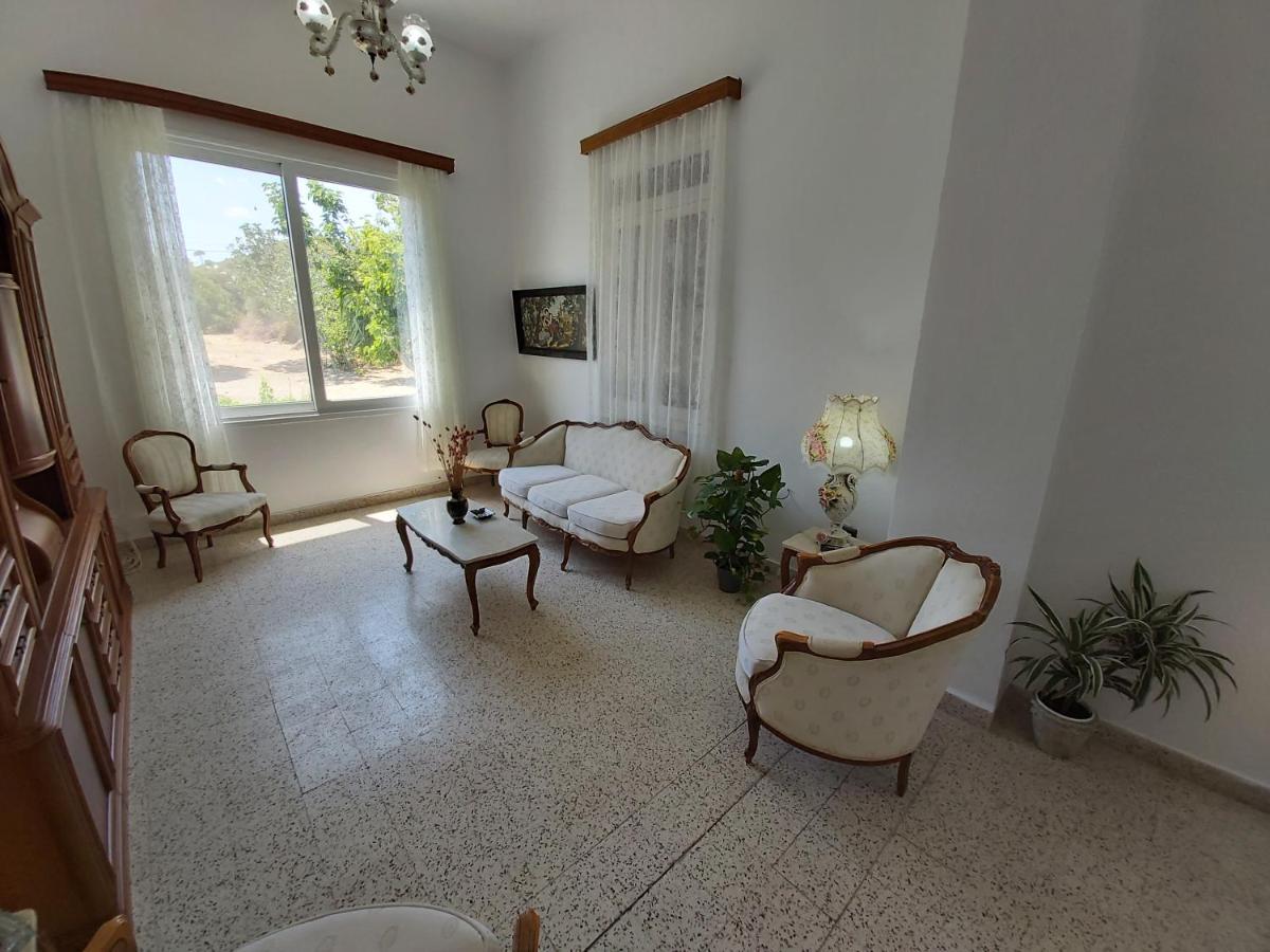 Tower Traditional Pool Villa Кремасті Екстер'єр фото