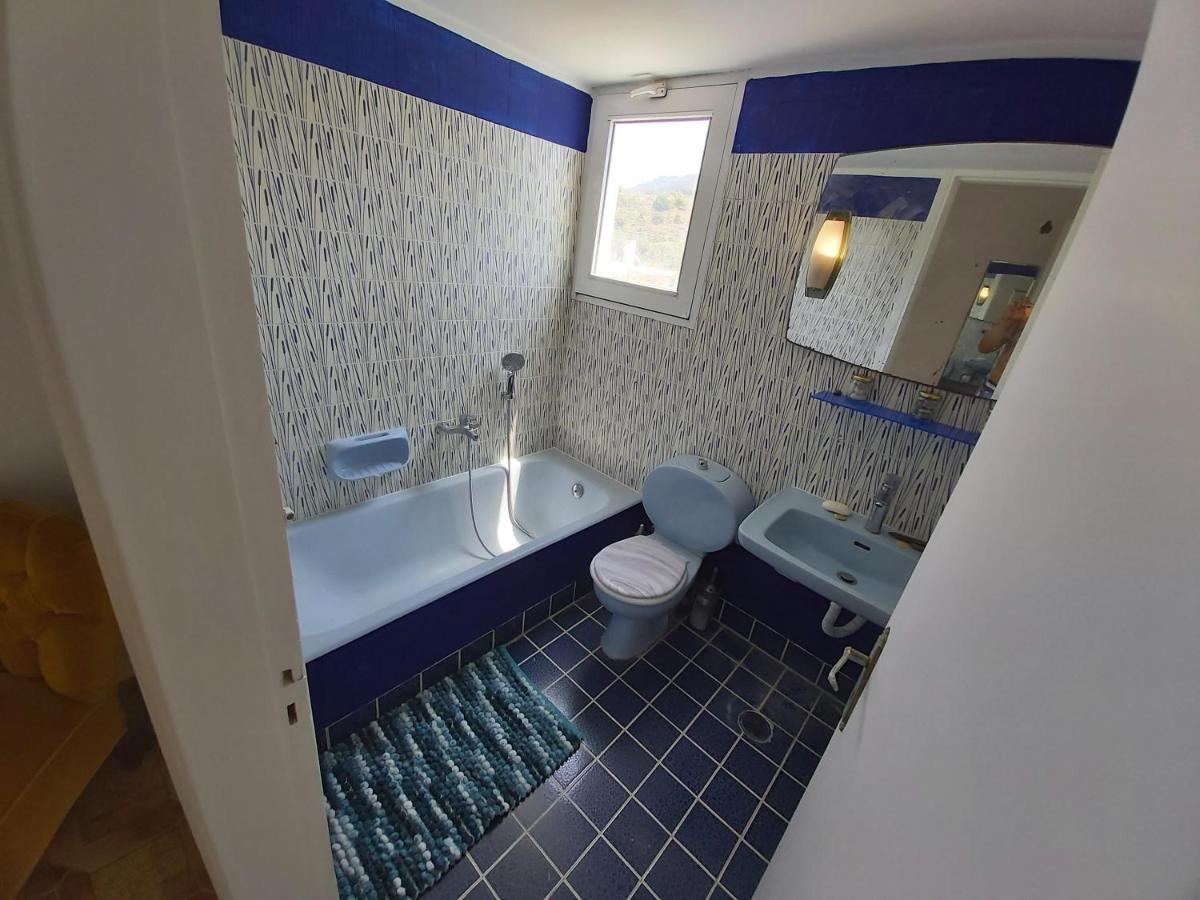 Tower Traditional Pool Villa Кремасті Екстер'єр фото