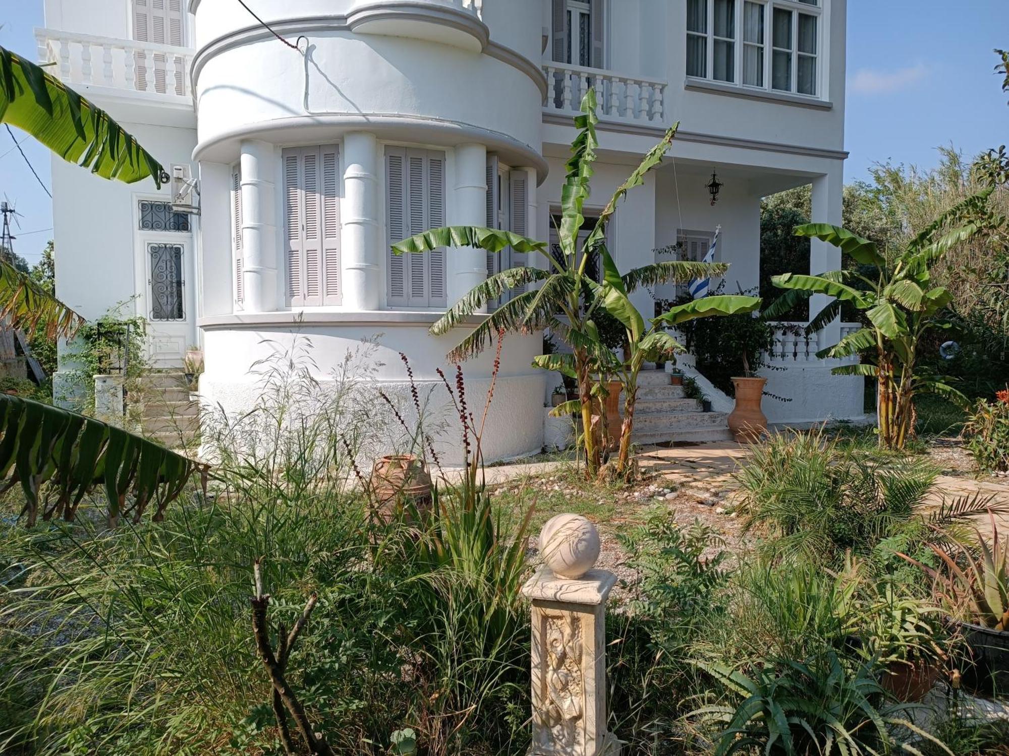 Tower Traditional Pool Villa Кремасті Екстер'єр фото